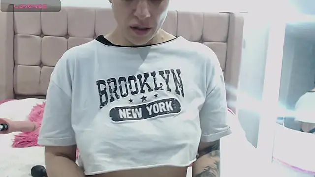 Snapshot of HotAss_Hally chatting on 09.12.25 HotAss Hally online show from 09.12.25