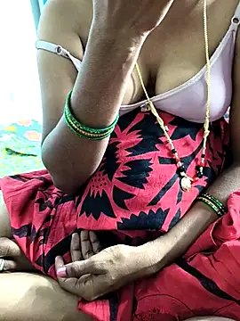 Snapshot of TeluguhotRani chatting on 11.29.25 TeluguhotRani online show from 11.29.25