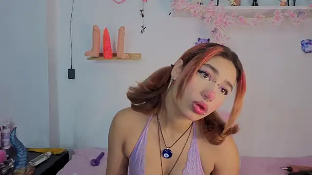 Snapshot of zoelight18 chatting on 10.27.25 zoelight18 online show from 10.27.25