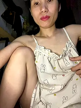 Snapshot of MinHiNi chatting on 09.24.25 MinHiNi online show from 09.24.25