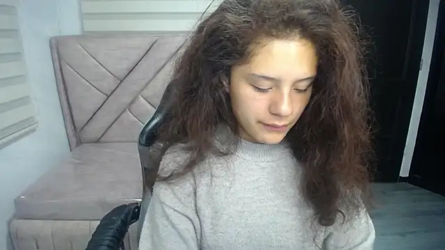 Velvet Moon V online show from 10.10.25