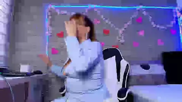 naomi diamond  online show from 12.03.25