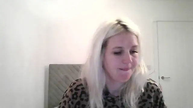Snapshot of BlondeBells chatting on 10.19.25 BlondeBells online show from 10.19.25