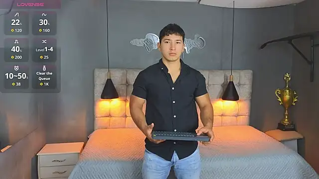 Snapshot of Horny_nick18 chatting on 09.24.25 Horny nick18 online show from 09.24.25