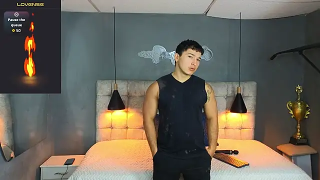 Snapshot of Horny_nick18 chatting on 09.25.25 Horny nick18 online show from 09.25.25