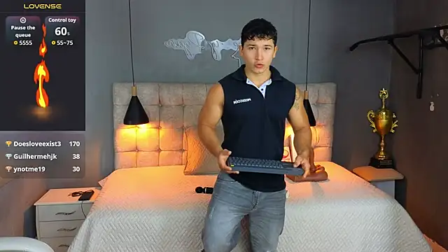 Snapshot of Horny_nick18 chatting on 10.02.25 Horny nick18 online show from 10.02.25