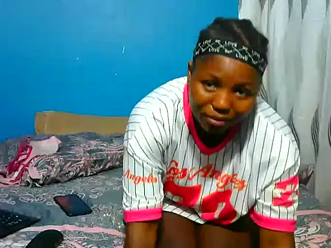 SweetHoney21  online show from 11.23.25