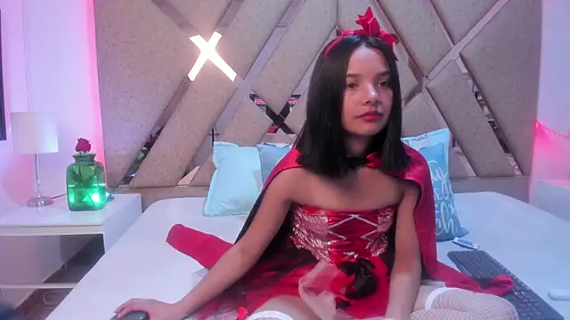 Snapshot of BelhaLawuo chatting on 10.17.25 BelhaLawuo online show from 10.17.25