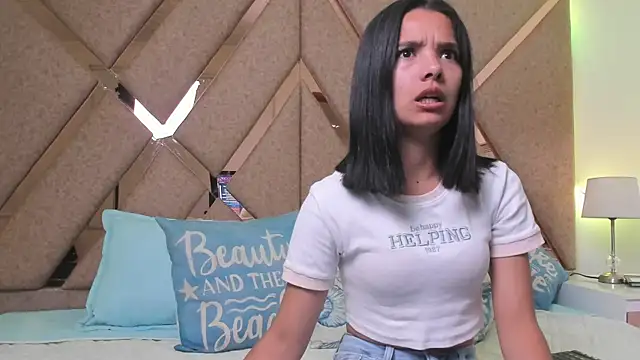 Snapshot of BelhaLawuo chatting on 11.20.25 BelhaLawuo online show from 11.20.25