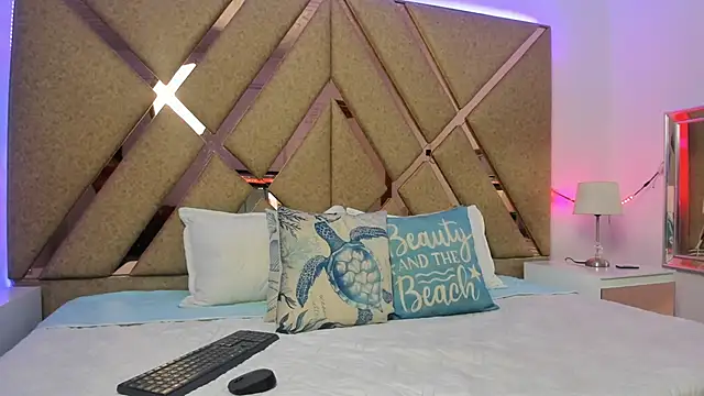 Snapshot of BelhaLawuo chatting on 11.26.25 BelhaLawuo online show from 11.26.25