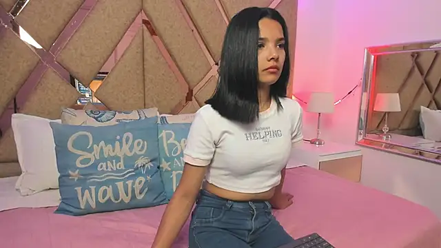 Snapshot of BelhaLawuo chatting on 11.29.25 BelhaLawuo online show from 11.29.25