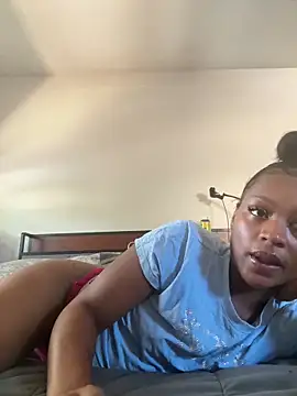 Snapshot of PrettyBabriexox chatting on 10.04.25 PrettyBabriexox online show from 10.04.25