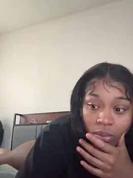 Snapshot of PrettyBabriexox chatting on 10.27.25 PrettyBabriexox online show from 10.27.25