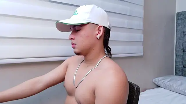 Riky Strong online show from 11.18.25