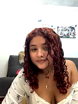 Snapshot of ladulcemary chatting on 09.12.25 ladulcemary online show from 09.12.25