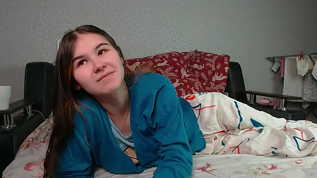 litle owl online show from 06.04.26