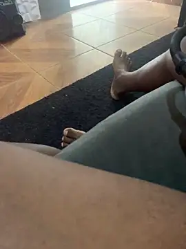 Snapshot of envolvemteX chatting on 09.29.25 envolvemteX online show from 09.29.25