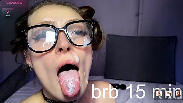 Snapshot of cutemilana_sexwife chatting on 02.01.26 cutemilana sexwife online show from 02.01.26