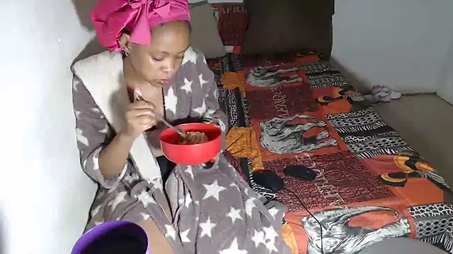 Snapshot of EssenceLovers chatting on 03.24.26 EssenceLovers online show from 03.24.26