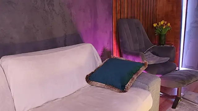 QueenMarX online show from 04.07.26