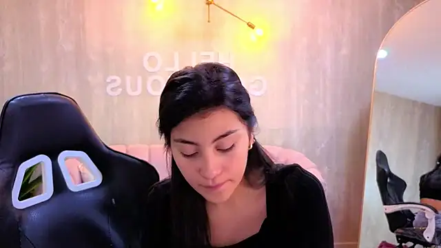 Zoe Blaze A online show from 11.24.25