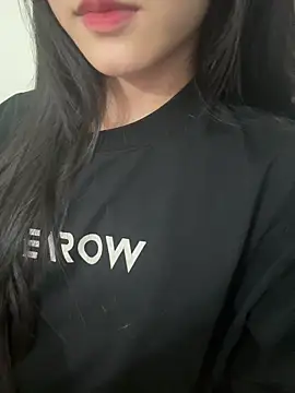 Snapshot of Desi_sara chatting on 09.26.25 Desi sara online show from 09.26.25