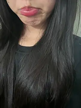 Snapshot of Desi_sara chatting on 10.01.25 Desi sara online show from 10.01.25