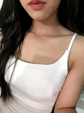 Snapshot of Desi_sara chatting on 10.26.25 Desi sara online show from 10.26.25