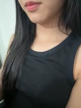 Snapshot of Desi_sara chatting on 11.21.25 Desi sara online show from 11.21.25