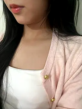 Snapshot of Desi_sara chatting on 11.23.25 Desi sara online show from 11.23.25