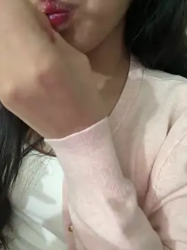 Snapshot of Desi_sara chatting on 11.23.25 Desi sara online show from 11.23.25