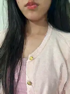 Snapshot of Desi_sara chatting on 11.26.25 Desi sara online show from 11.26.25