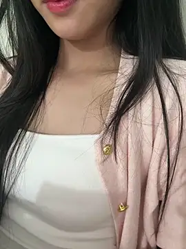 Snapshot of Desi_sara chatting on 12.03.25 Desi sara online show from 12.03.25