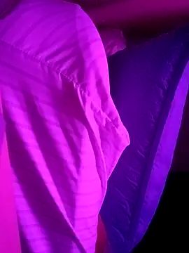 Snapshot of sarahkat86 chatting on 09.18.25 sarahkat86 online show from 09.18.25