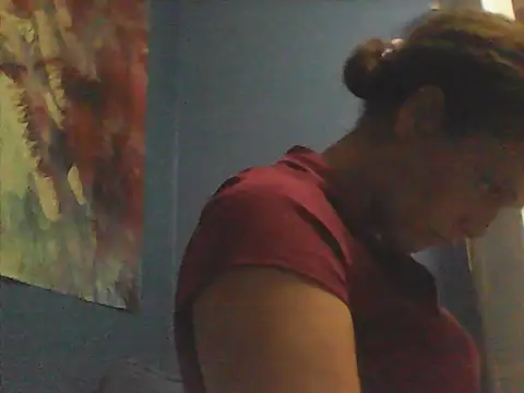 Snapshot of sarahkat86 chatting on 10.08.25 sarahkat86 online show from 10.08.25