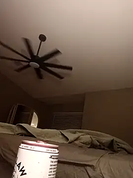 Snapshot of sarahkat86 chatting on 10.11.25 sarahkat86 online show from 10.11.25