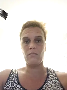 Snapshot of sarahkat86 chatting on 11.04.25 sarahkat86 online show from 11.04.25