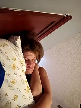 Snapshot of sarahkat86 chatting on 11.16.25 sarahkat86 online show from 11.16.25