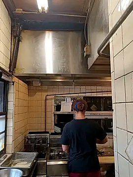 Snapshot of sarahkat86 chatting on 12.02.25 sarahkat86 online show from 12.02.25