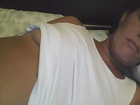 Snapshot of sarahkat86 chatting on 12.13.25 sarahkat86 online show from 12.13.25