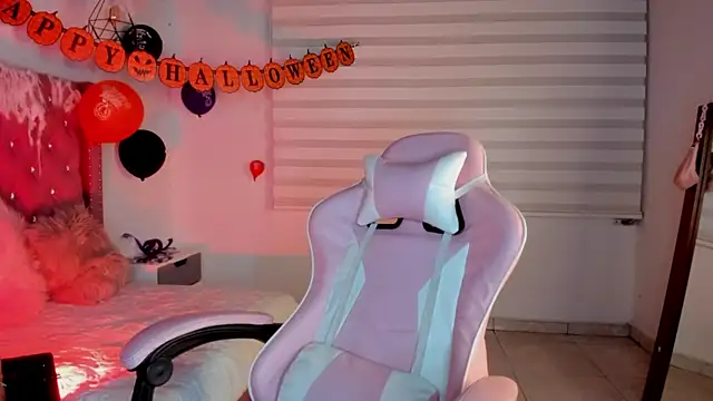 Jade rey  online show from 10.30.25