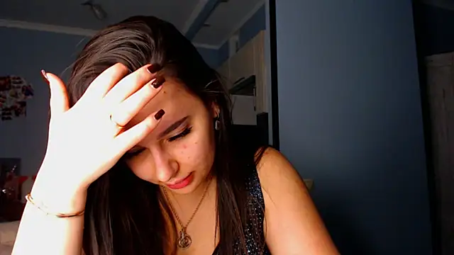 NikiWhite online show from 09.25.25