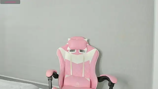 kendal hot01 online show from 11.20.25