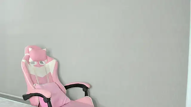 kendal hot01 online show from 11.22.25