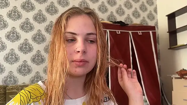 Alismoona online show from 07.12.26