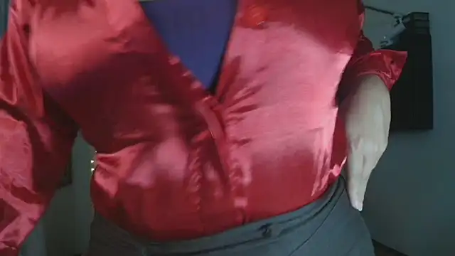 Snapshot of samanthahut1 chatting on 12.16.25 samanthahut1 online show from 12.16.25