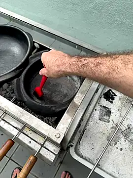 Snapshot of XUCRUTES42 chatting on 10.31.25 XUCRUTES42 online show from 10.31.25