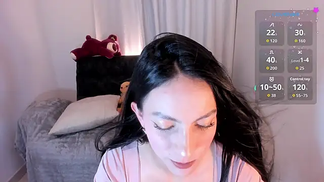 sarah saenz  online show from 05.21.26