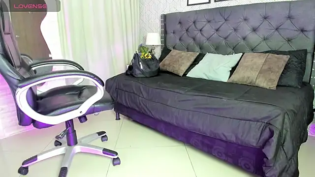 sweet  vanessa1 online show from 10.24.25