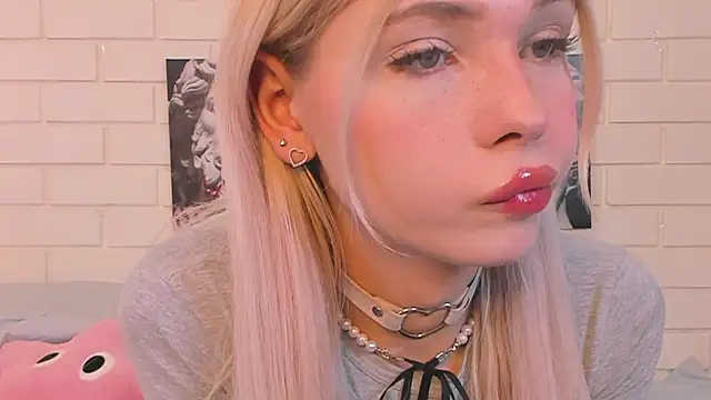 Blondy Fina online show from 10.24.25